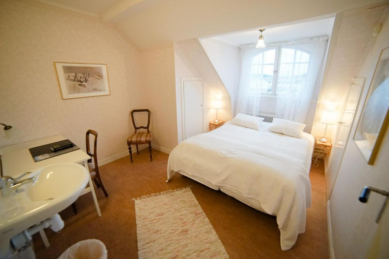 Liljeholmen Herrgard Hostel Rimforsa Екстер'єр фото