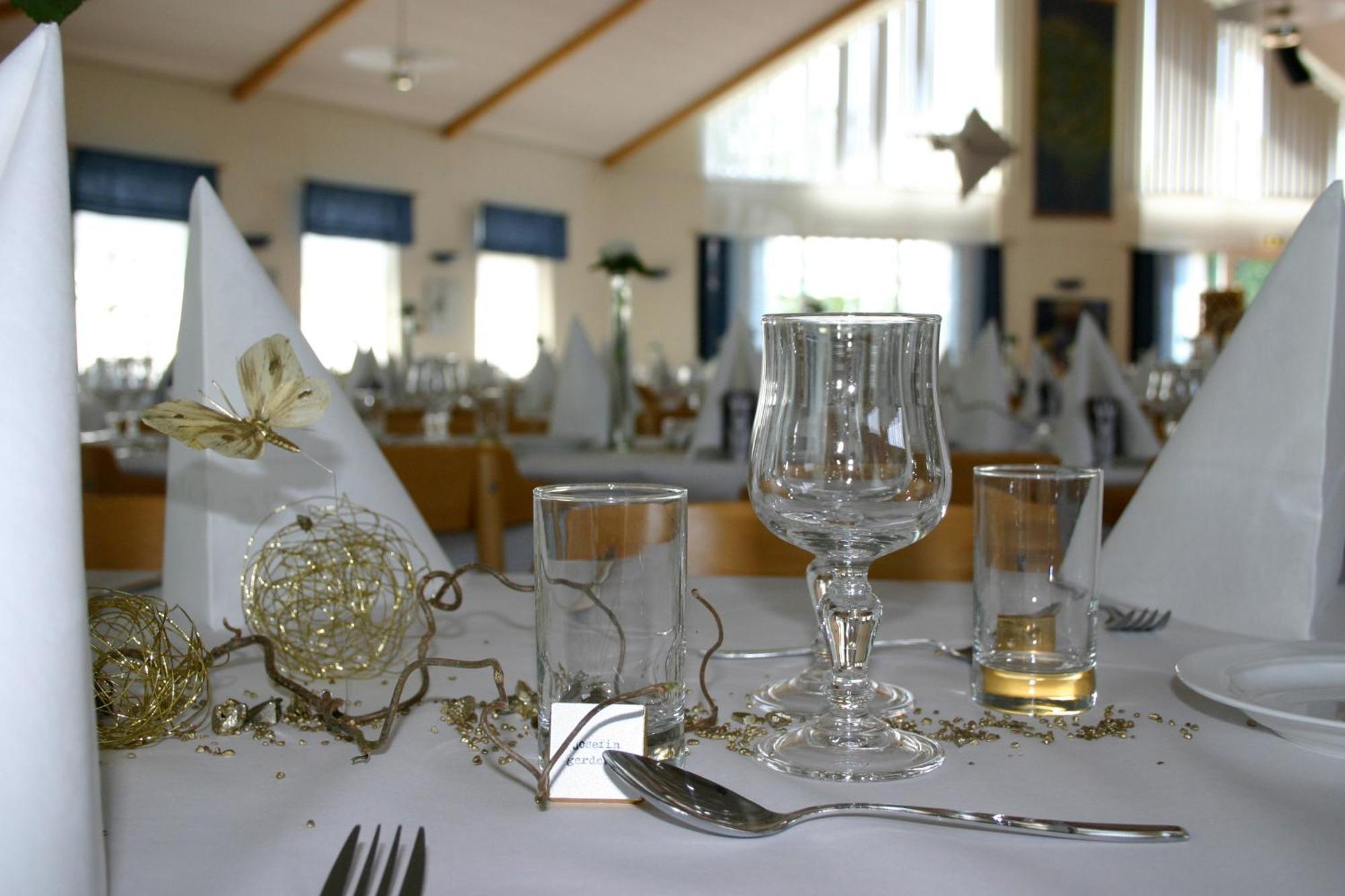 Liljeholmen Herrgard Hostel Rimforsa Екстер'єр фото